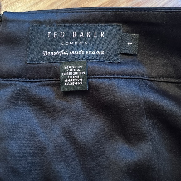 Ted Baker Pencil Skirt - size 1 (US 2/4) - knee length - zip closure - Picture 2 of 4